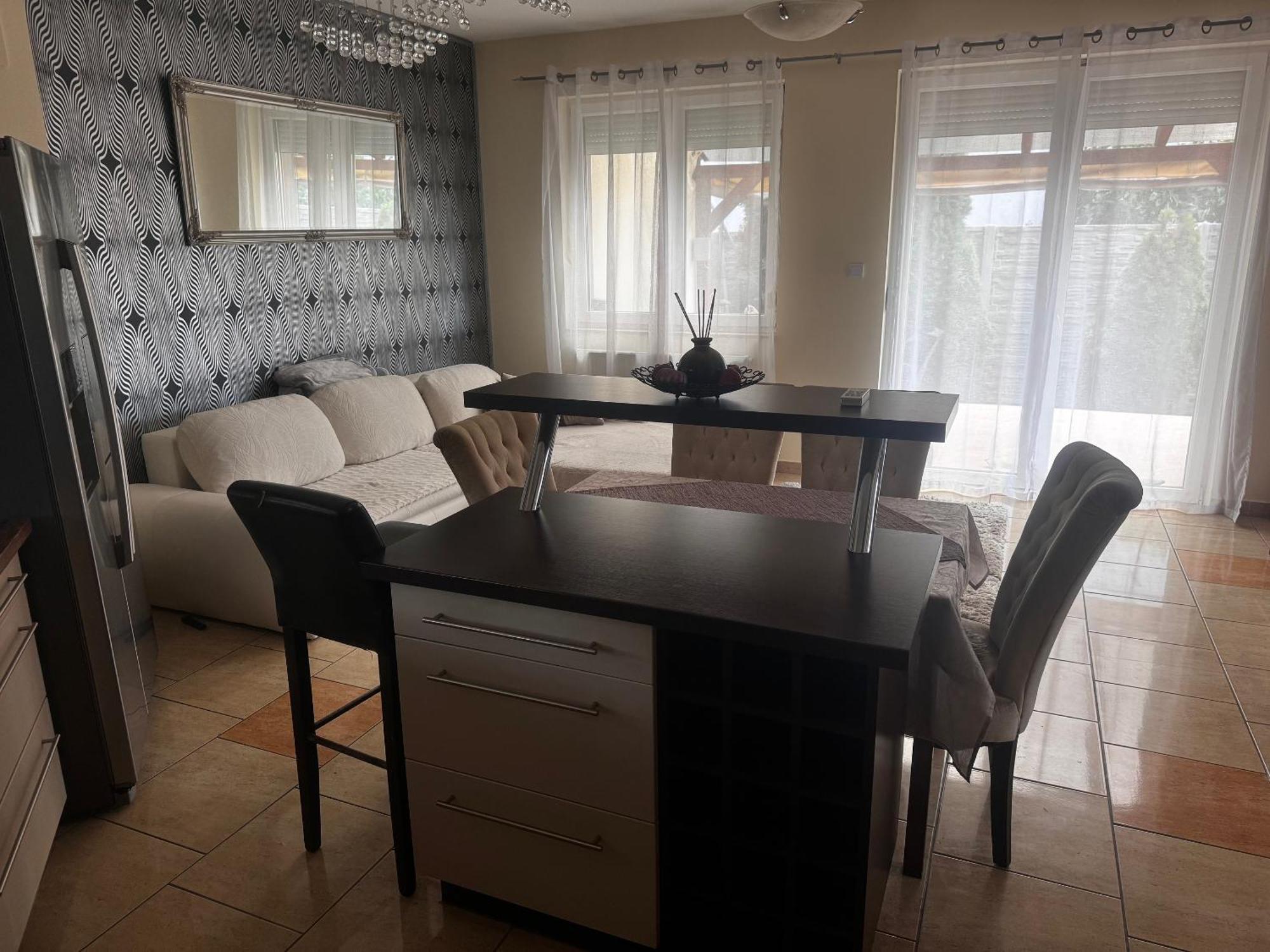 Apartman Airport Road/reptér Közeli Ház Privát Parkolóval Budapest