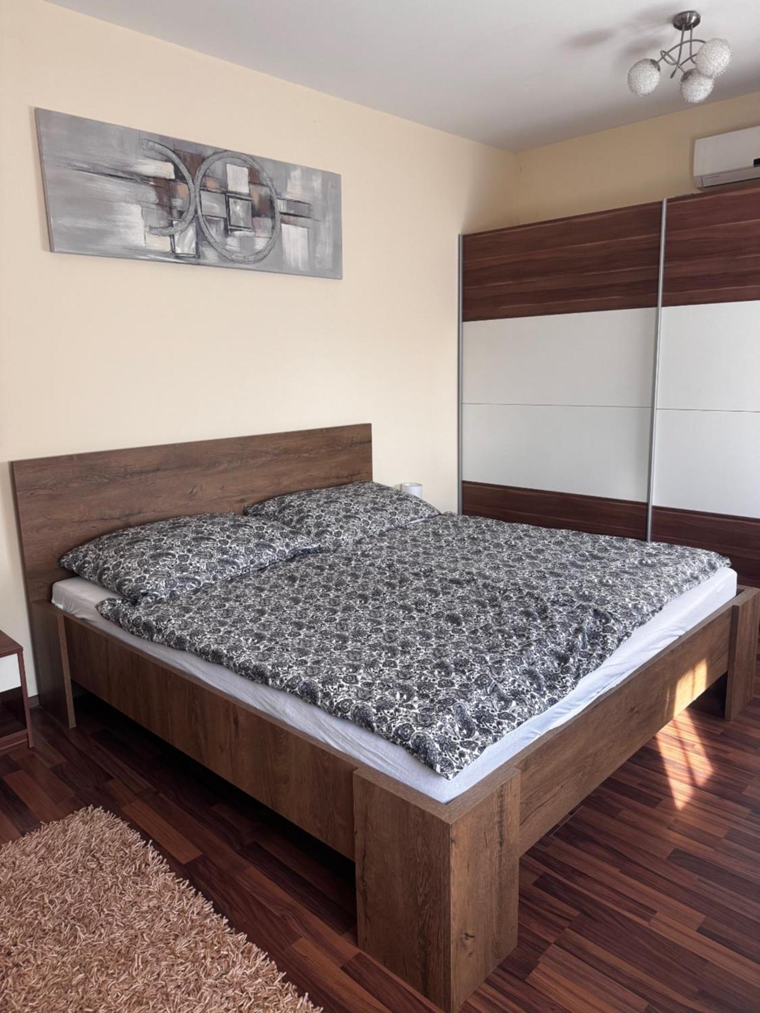 Apartman Airport Road/reptér Közeli Ház Privát Parkolóval